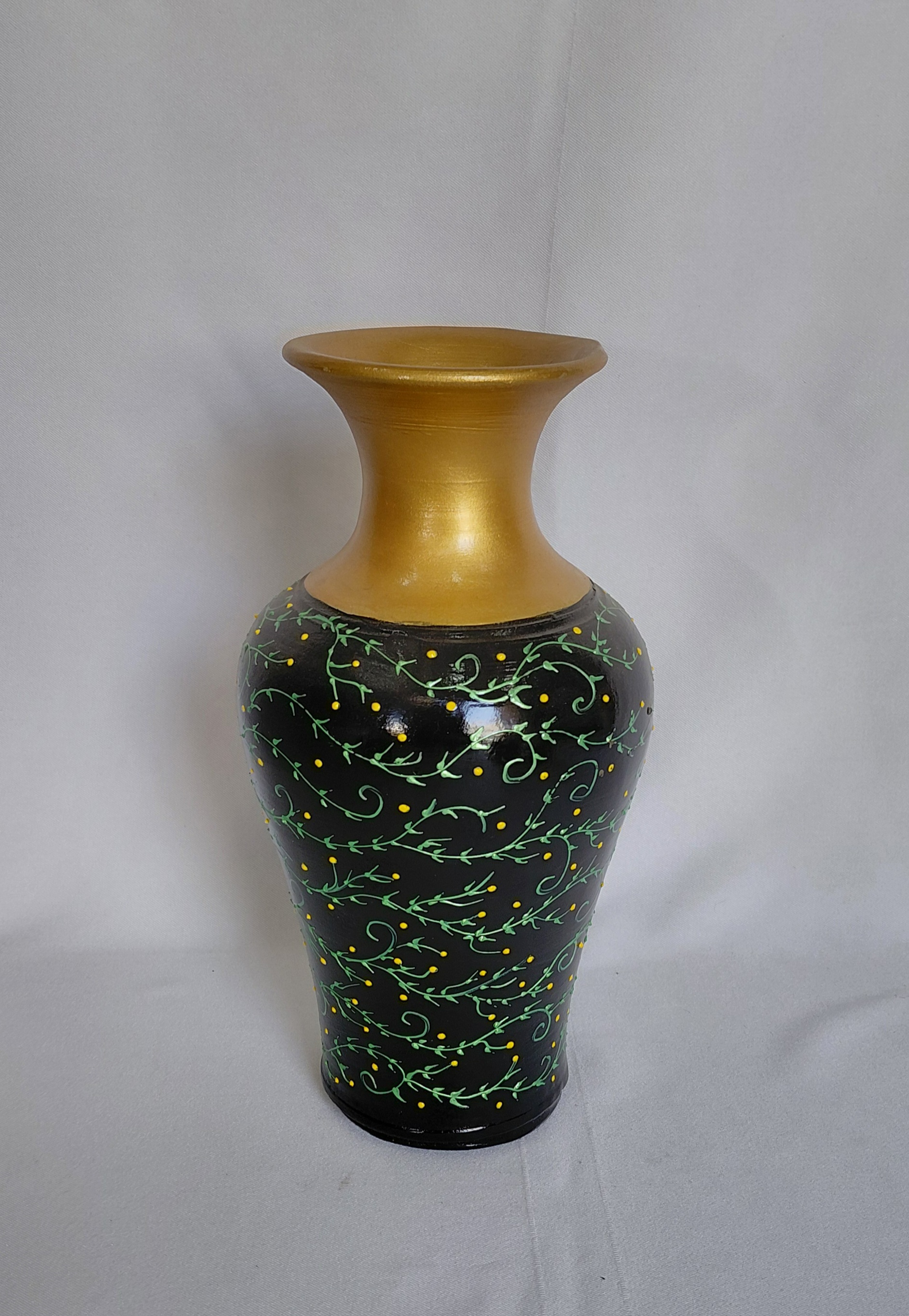 گلدانی باستانی لاله ای طرح برجسته باغ بهشت