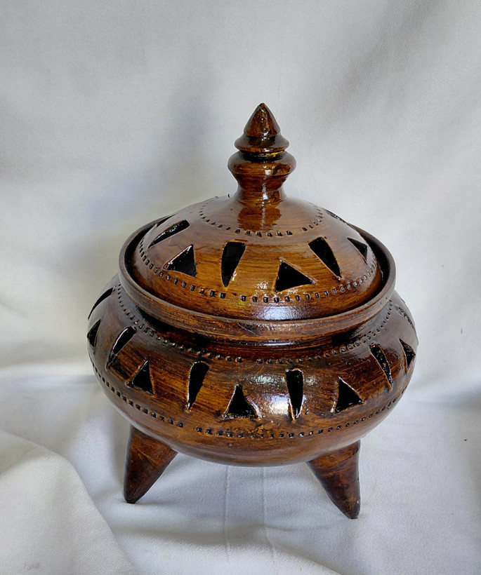 شکلات خوری سفالی ۳ پایه مشبک