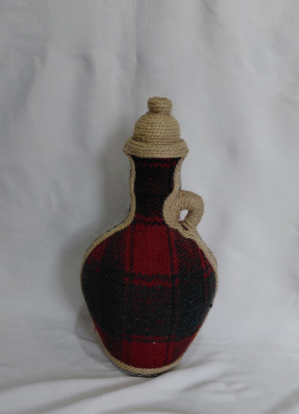 کوزه سفالی جاجیم