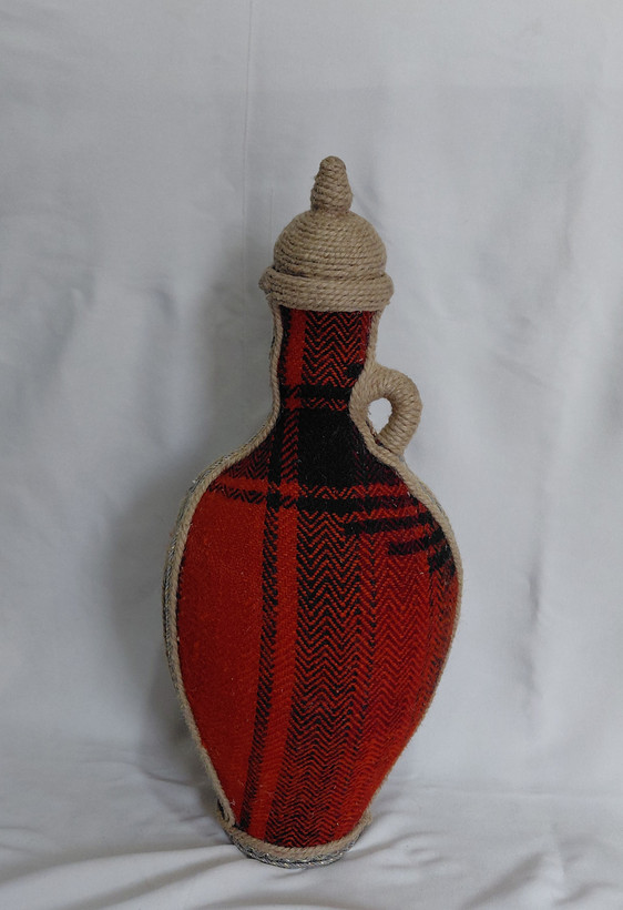 کوزه سفالی جاجیم